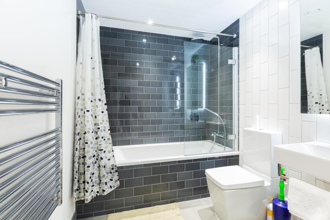 Austin David Apartments Royal Wharf London Exterior photo