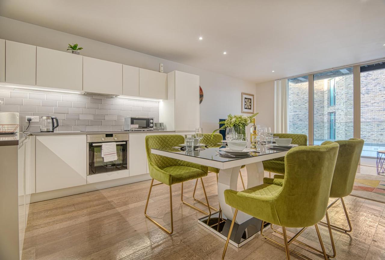 Austin David Apartments Royal Wharf London Exterior photo