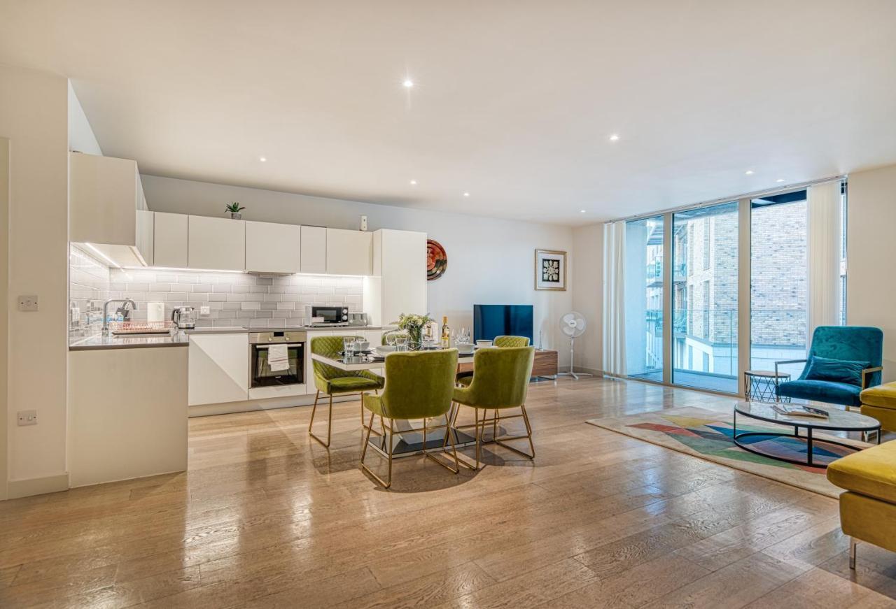 Austin David Apartments Royal Wharf London Exterior photo