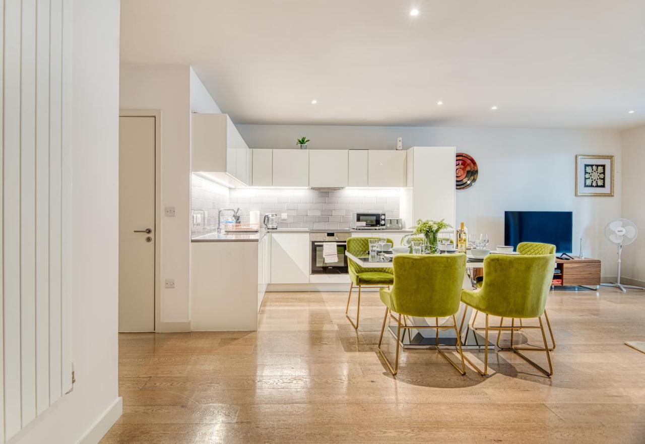 Austin David Apartments Royal Wharf London Exterior photo
