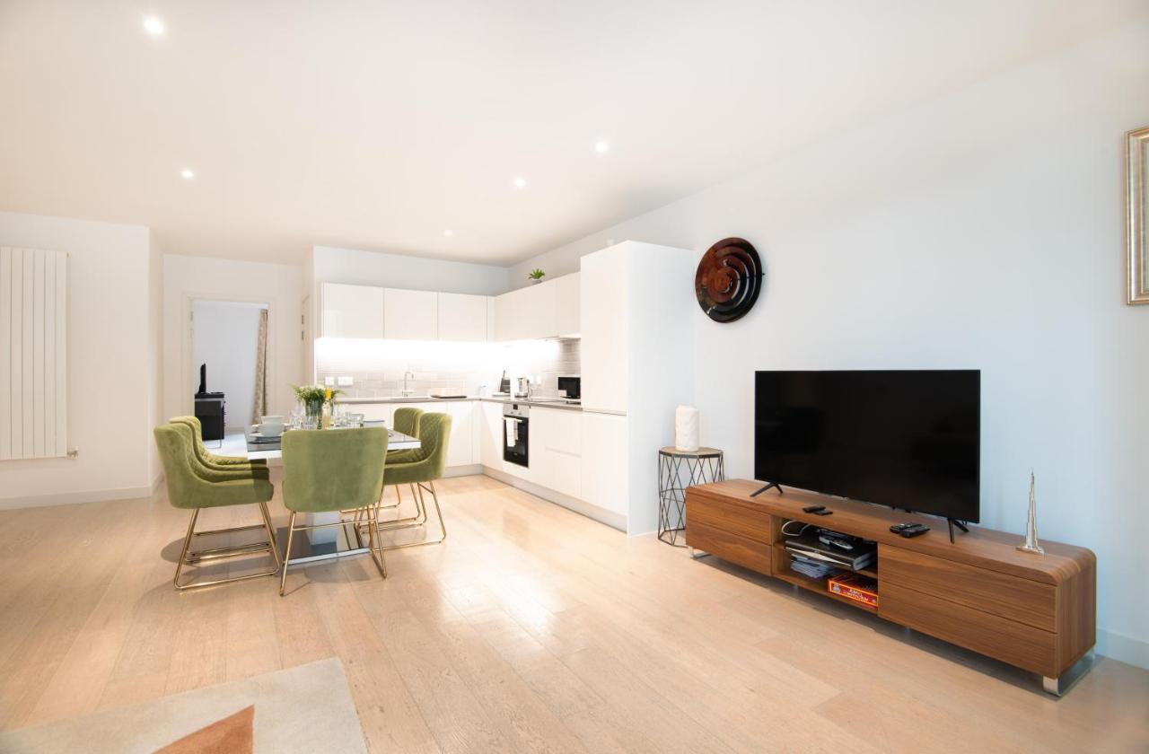 Austin David Apartments Royal Wharf London Exterior photo